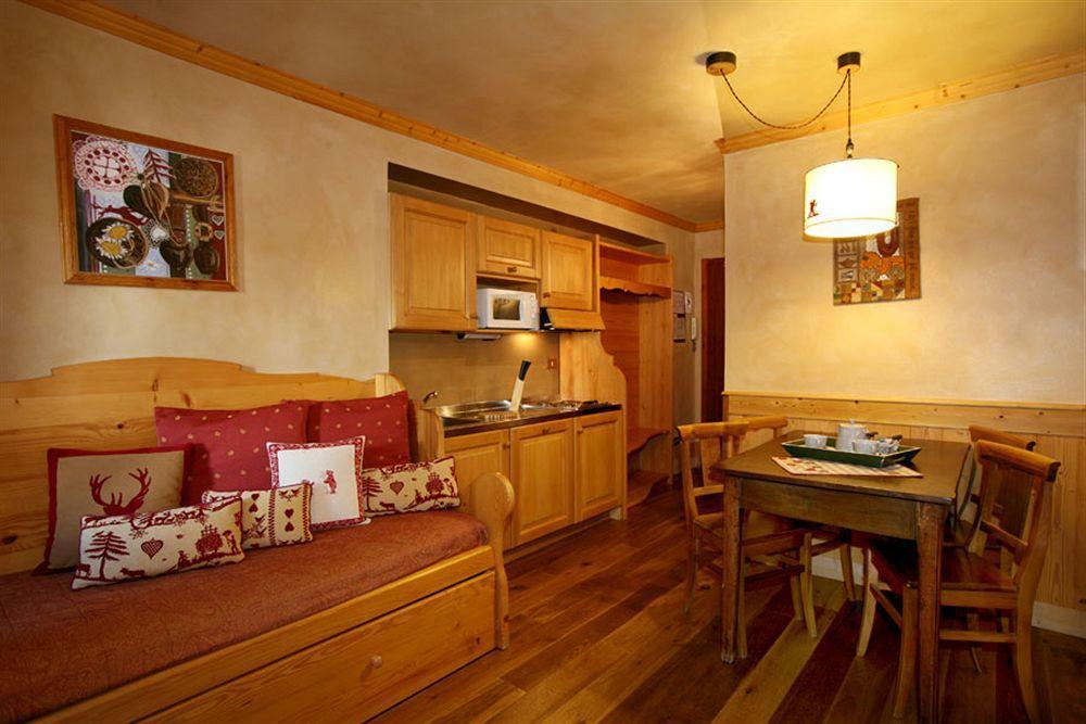B&B Residence Checrouit Курмайор Экстерьер фото