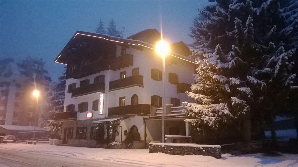 B&B Residence Checrouit Курмайор Экстерьер фото