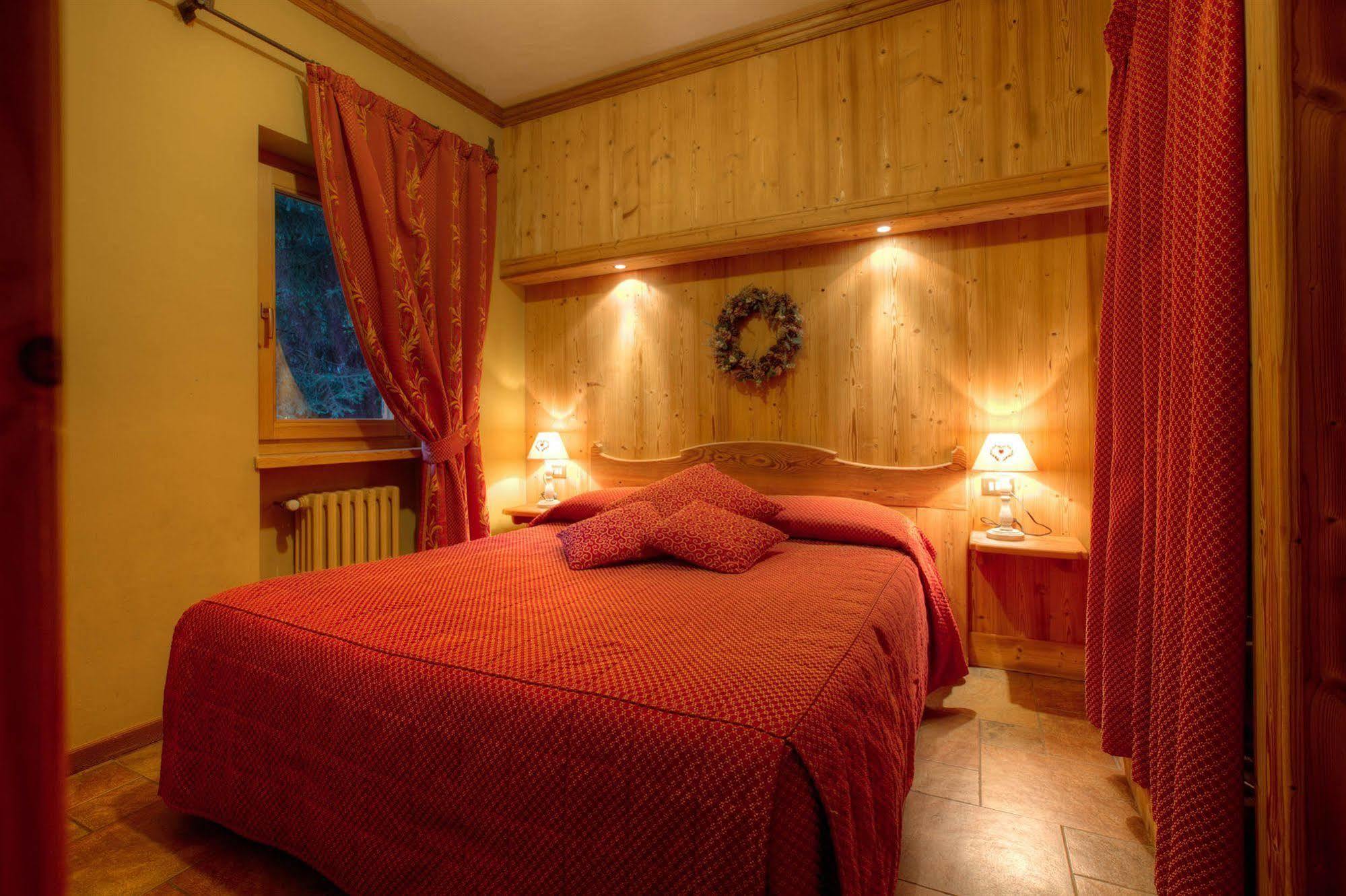 B&B Residence Checrouit Курмайор Экстерьер фото