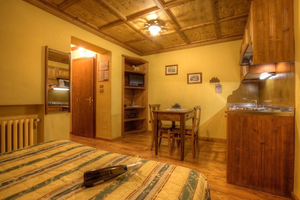 B&B Residence Checrouit Курмайор Номер фото